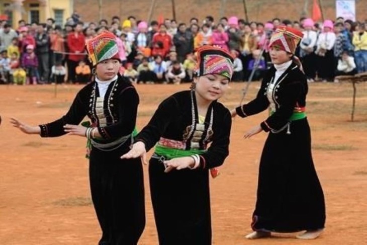 Exploring folk dance of Kho Mu ethnic people in North Vietnam